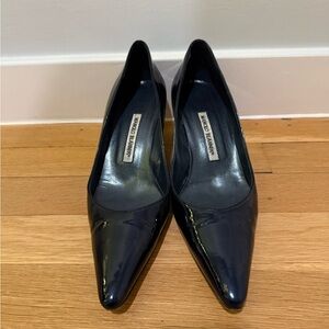 Manolo Blahnik Glossy Navy Kitten Heels